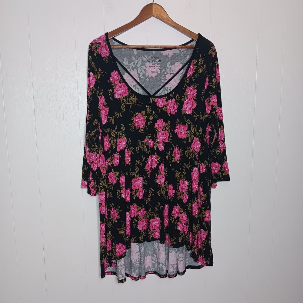 Torrid Super Soft Babydoll Tee Women Plus 3 Black Pink Floral Scoop Neck Strappy